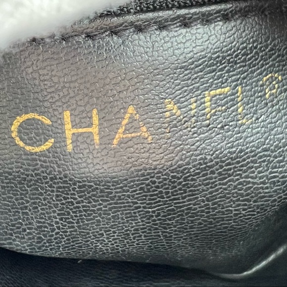 ✈️sold✈️Chanel Black Gold Bag Bum bag Belt - Picture 14 of 16